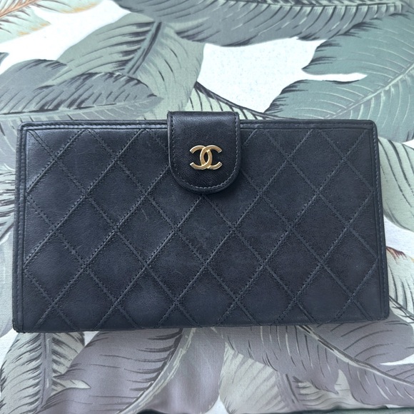 New Addition-❤️‍🔥Vintage Chanel Long Black Leather Wallet-Beautiful❤️‍🔥 - Picture 1 of 9